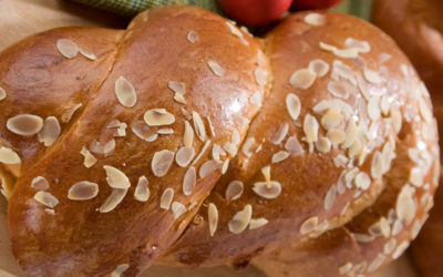 Τσουρέκι, το γλυκό ψωμί των εορτών