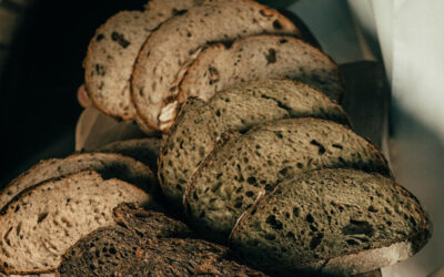 Ψωμί με εκχύλισμα αγριόχορτων και πηχτόγαλο Χανίων