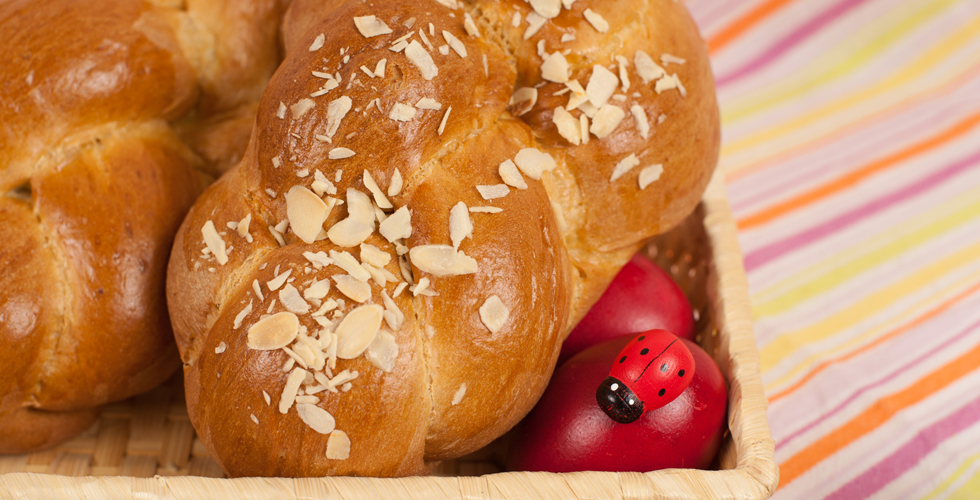 Foodstuff_tsoureki_vegan