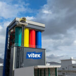 Ο Όμιλος ACMON υλοποιεί τον «Χρωμόπυργο» της Vitex, μία από τις πιο σύγχρονες μονάδες παραγωγής κονιαμάτων στη ΝΑ Ευρώπη   