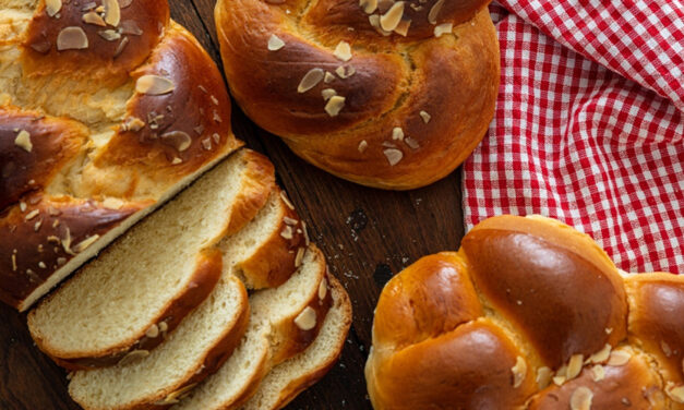 Λαχταριστό τσουρέκι με Dolce Vivo από την ΚΟΝΤΑ ΑΕΒΕ